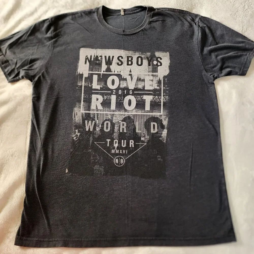 Next Level Apparel Newsboys Love Riot World Tour Gray Tshirt Size XL